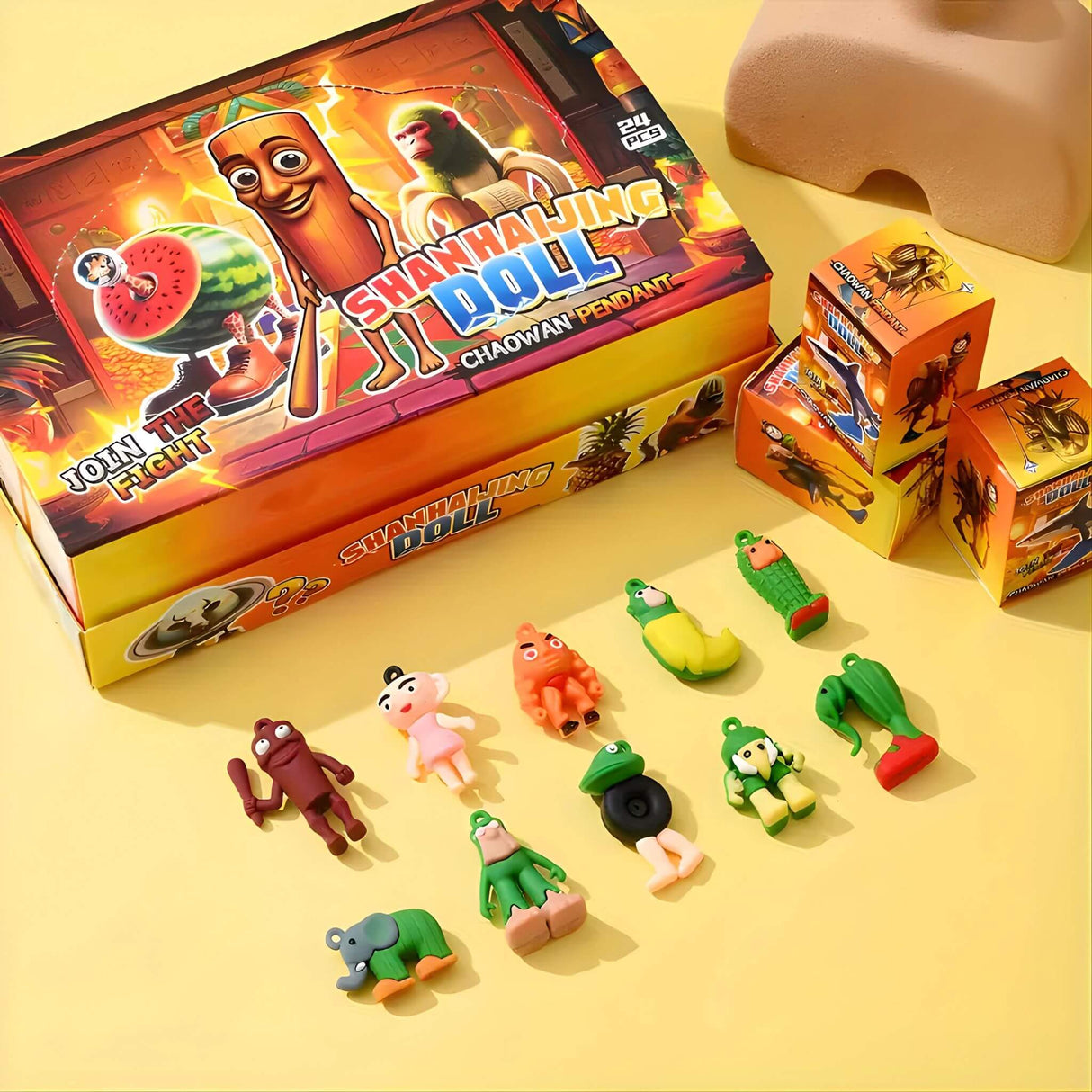 RotBox - 24 Italienische Mindrot Charaktere Schlüsselanhänger & Sammlerfiguren in Mystery Box