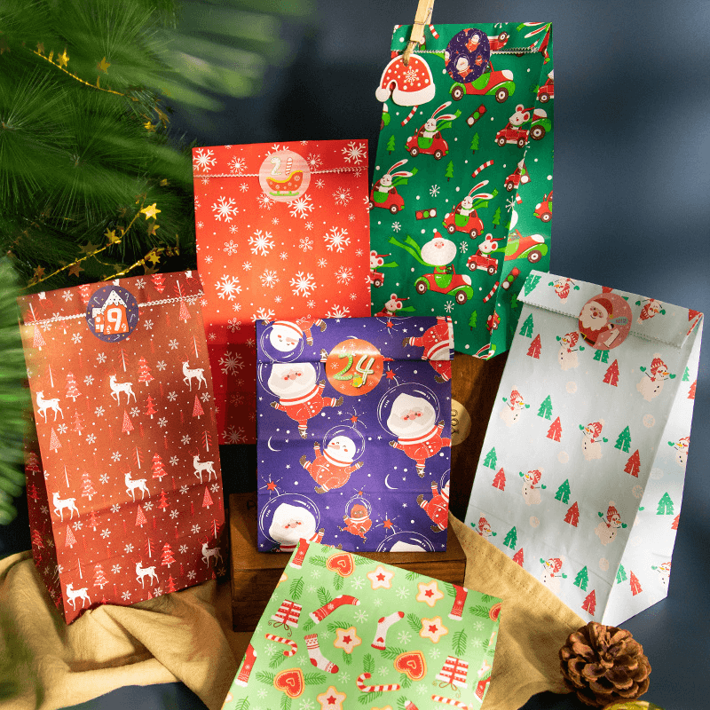 24x Mehrfarbige Weihnachtstüten - Fertige Geschenktüten