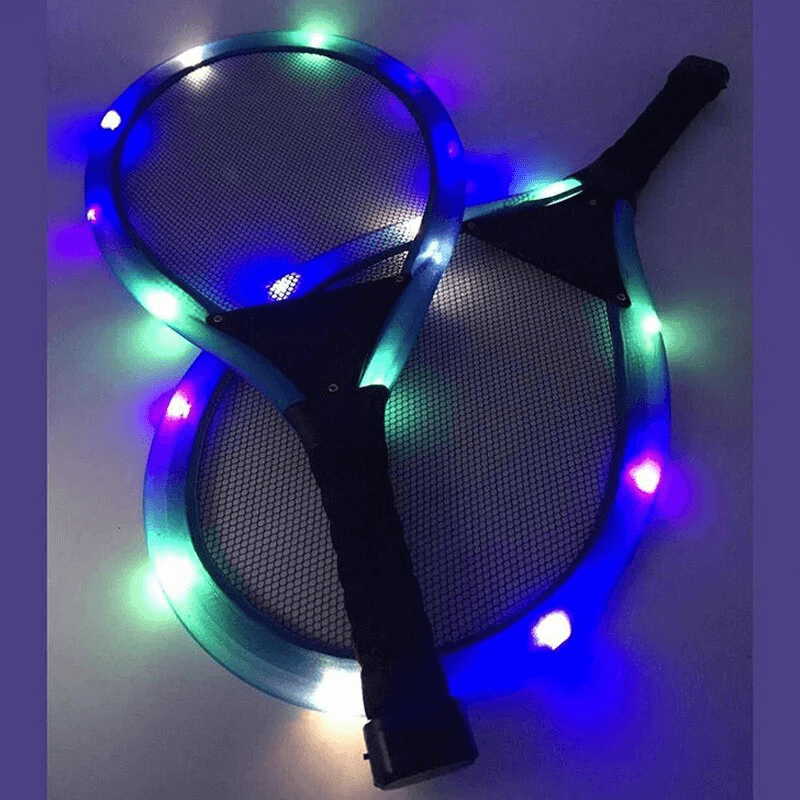 ShuttleGlow - Beleuchtetes Badminton-Set mit LED-Schlägern für das Spiel im Freien