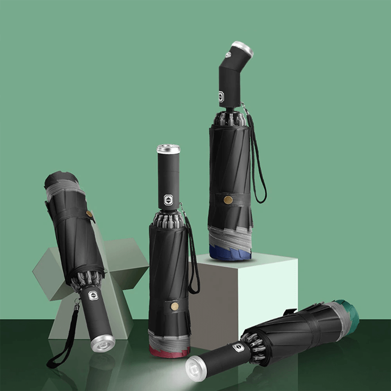 Faltbarer Regenschirm mit LED-Taschenlampe