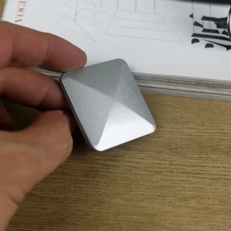 Metal Cube Desk Fidget - Entspannung, Konzentration und Vergnügen