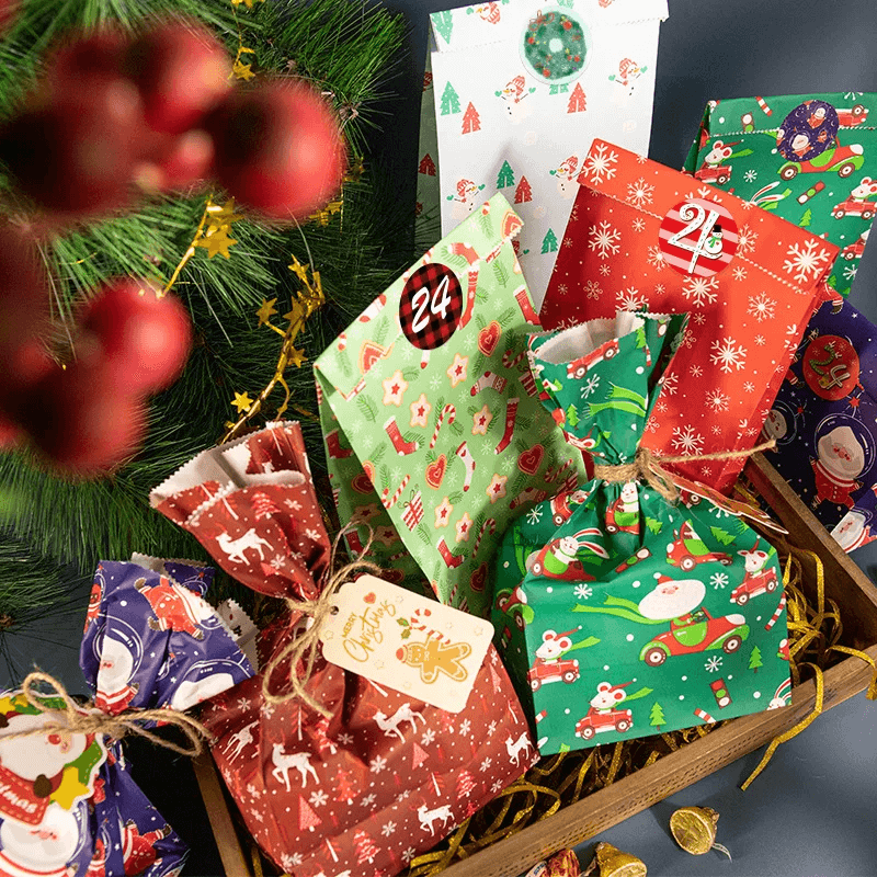 24x Mehrfarbige Weihnachtstüten - Fertige Geschenktüten