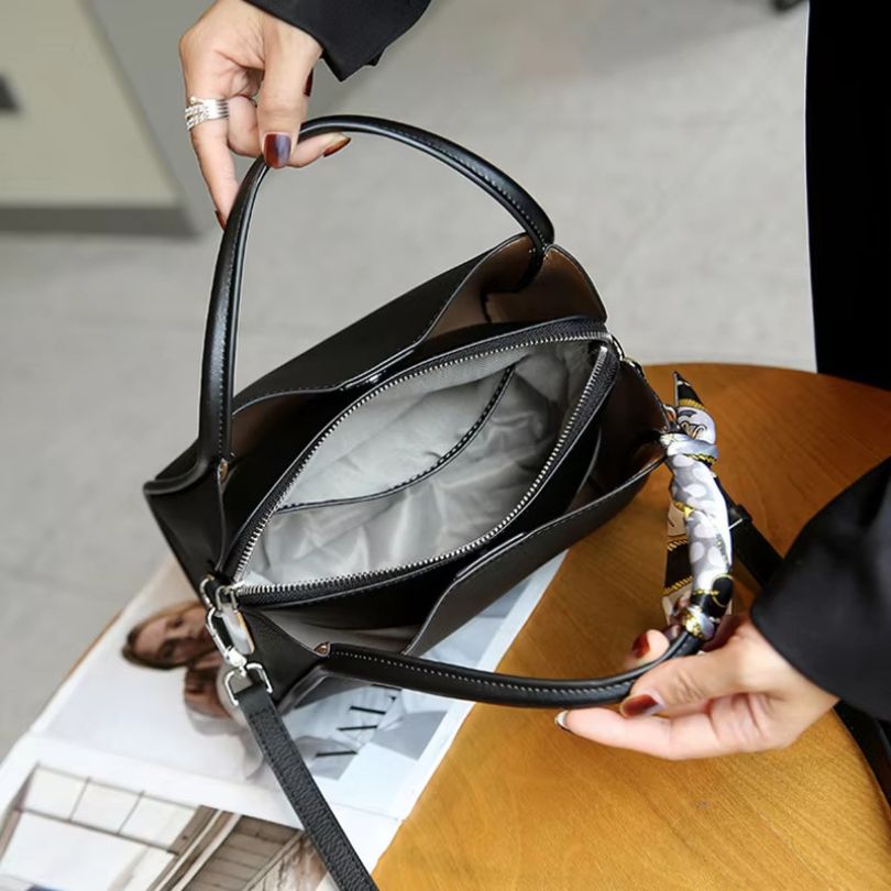 Seraphina – Elegante Ledertasche für Damen mit zwei Tragevarianten