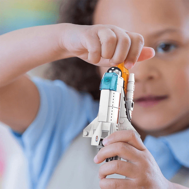 AstroPlay - Weltraumraketen-Bausatz mit Astronautenfigur und Startrampenblock für Kinder