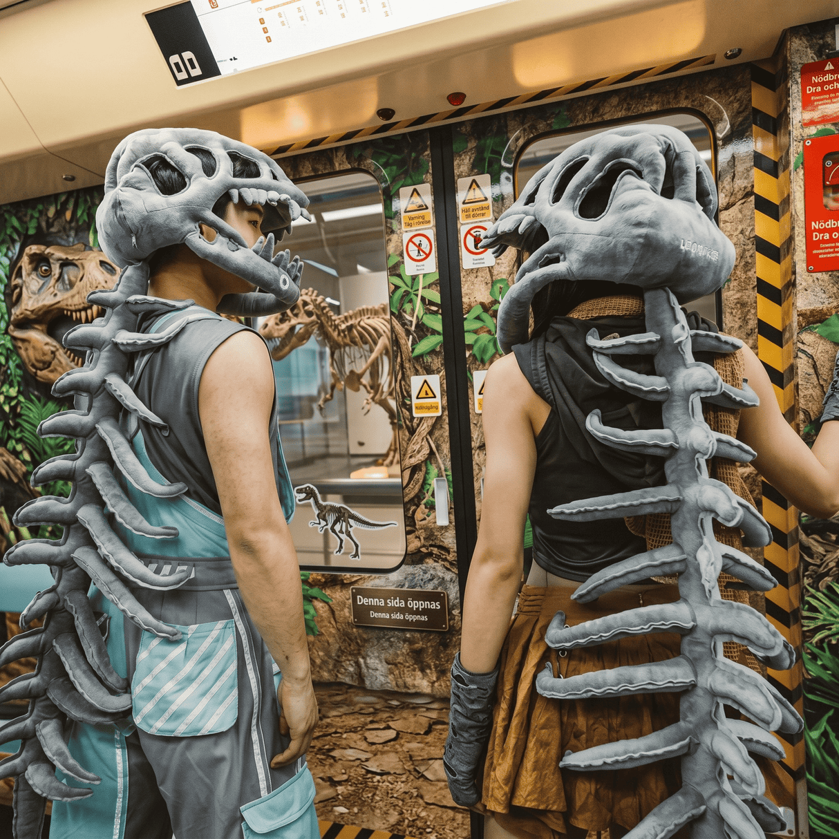 RexBone – Dinosaurierskelett-Kostümhut aus weichem Plüsch für Kinder und Erwachsene – Lustiges und maschinenwaschbares Cosplay-Requisit für Halloween, Geburtstage und Mottopartys