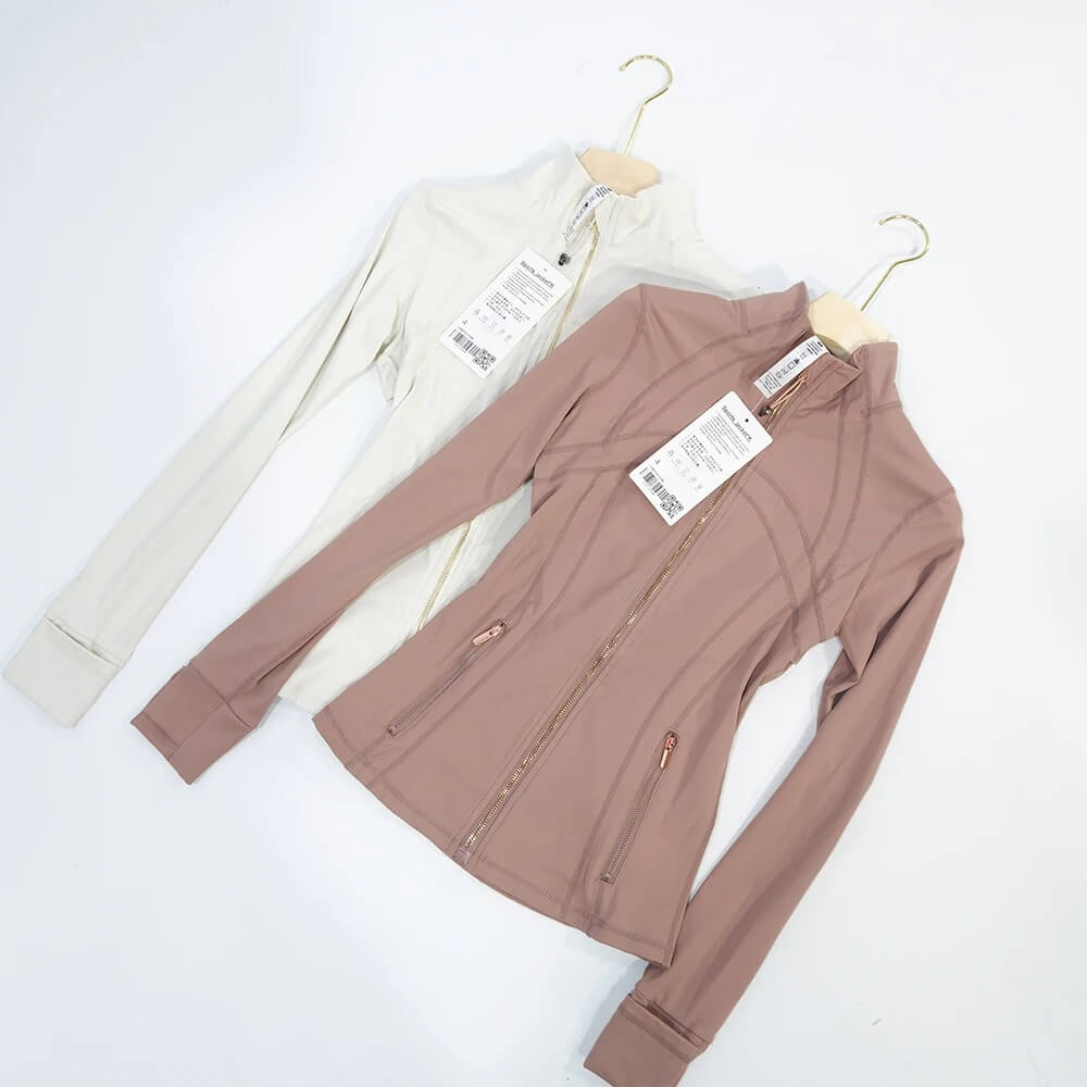 SilkMotion – Schlanke Yoga- und Trainingsjacke mit Reißverschluss, schnell trocknendem Material und anschmiegsamem Schnitt für einen aktiven Alltag