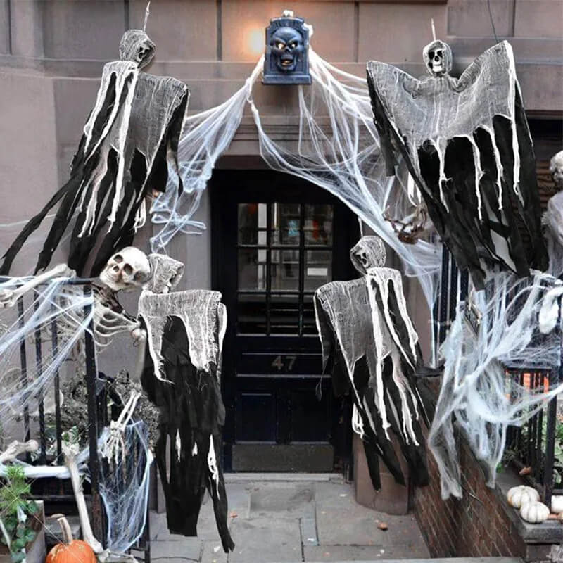 Halloween-Dekoration: Hängende Spukhaus-Dekoration - Geist, Totenkopf und Skelett