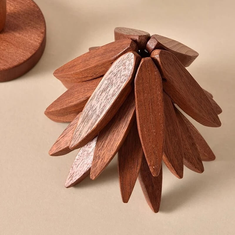 Untersetzer aus Walnussholz - stilvoll und praktisch, Holzkunst für Ihren Tisch, 3er-Set Holzuntersetzer, kreativer faltbarer Topfuntersetzer