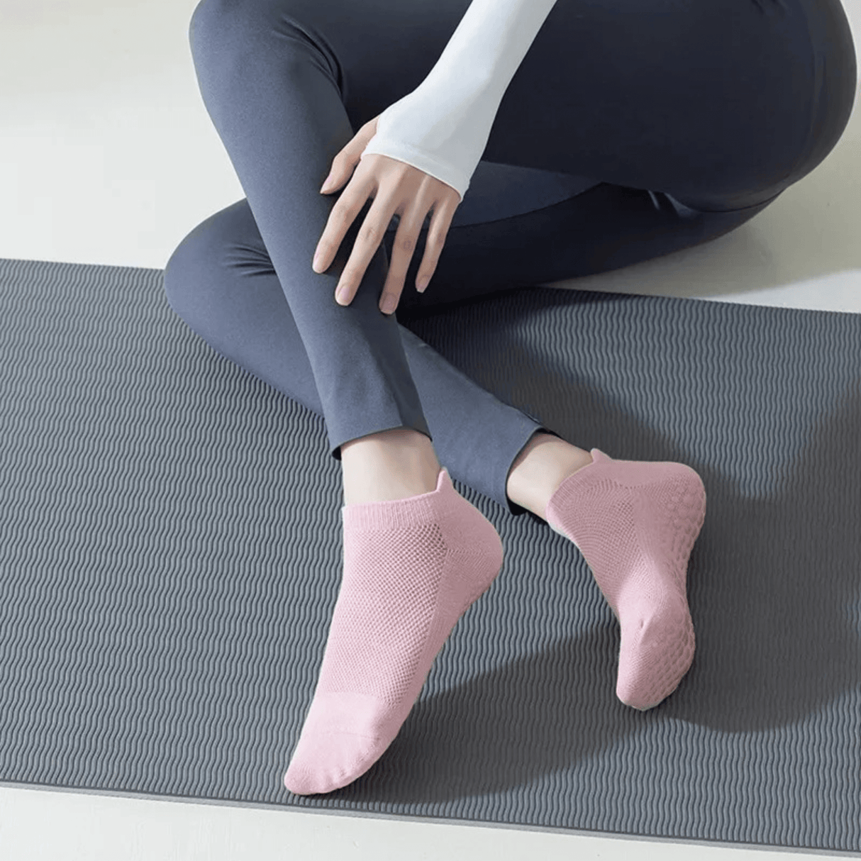 EaseMotion - Atmungsaktive, rutschfeste Yoga-Socken mit weichem Griff & Ventilierender Komfort