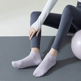 EaseMotion - Atmungsaktive, rutschfeste Yoga-Socken mit weichem Griff & Ventilierender Komfort