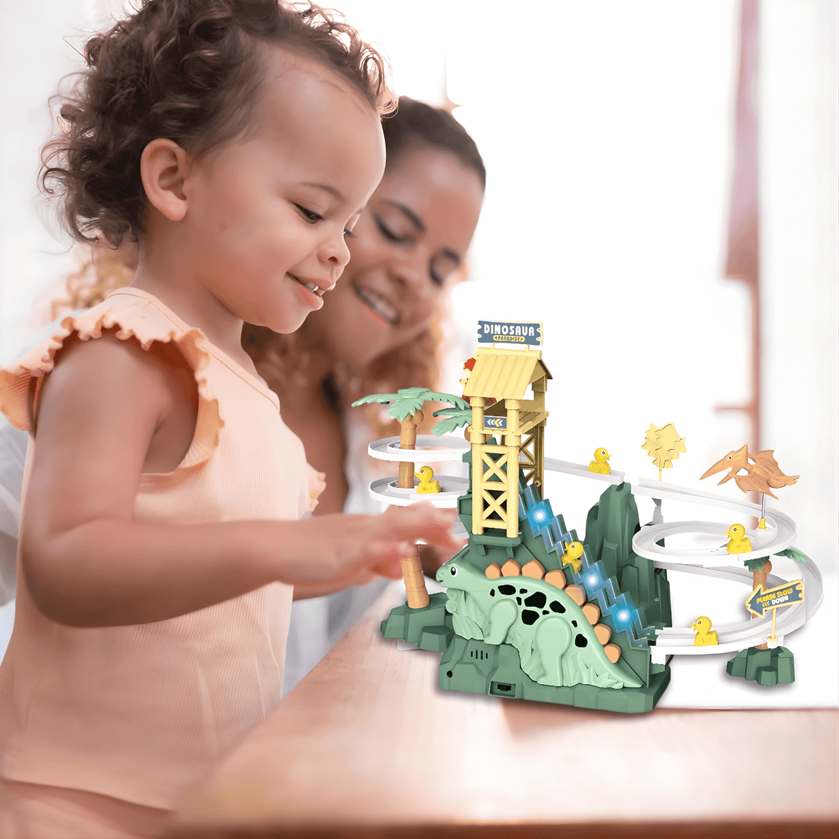 DinoTrack - Elektrische zweigleisige Dinosaurierrutsche mit dynamischer Klettertreppe, Lichter & Musik für Kinder