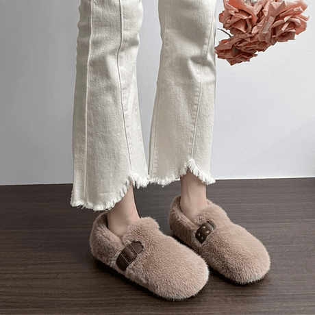 FurLush - Kunstfell-Schuhe mit verstellbarem Riemen & Plüsch-Komfort für den Innen- und leichten Außeneinsatz