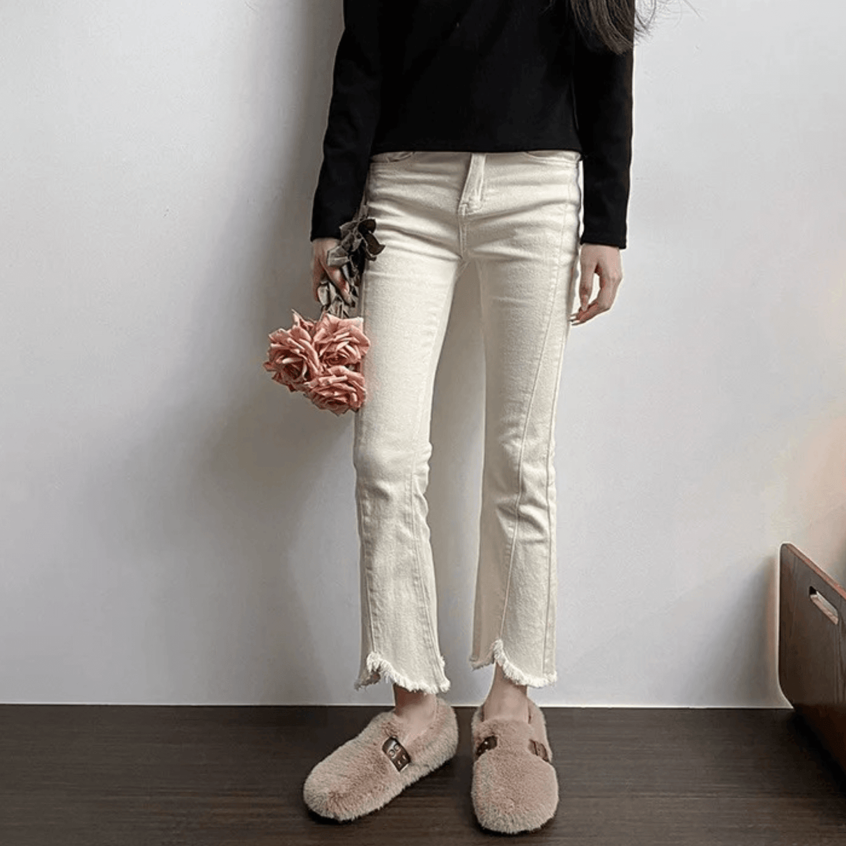 FurLush – Faux-Fur Skor med Justerbar Rem & Plyschig Komfort för Inomhus och Lätt Utomhusbruk