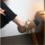 CuddleFlex - Plüsch-Kuschelschuhe mit goldener Schnalle & Zweifarbiger Komfort für den Innen- und leichten Außeneinsatz