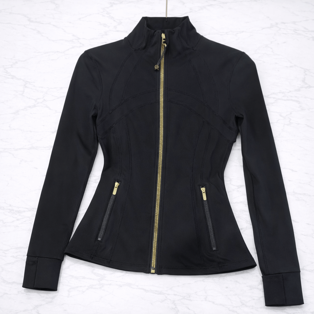 SilkMotion – Schlanke Yoga- und Trainingsjacke mit Reißverschluss, schnell trocknendem Material und anschmiegsamem Schnitt für einen aktiven Alltag